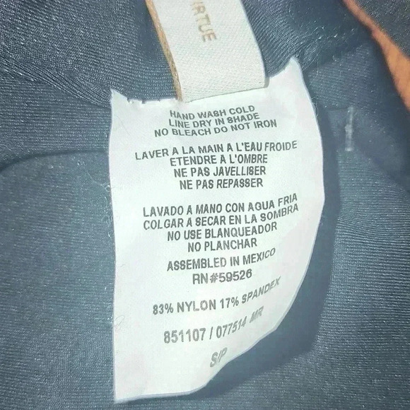 BECCA Women's Standard Modern Edge One Piece Swimsuit - Picture 4 of 4